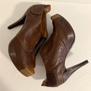 Vince Camuto “Pernot” Peep Toe Leather Booties -8M Brown